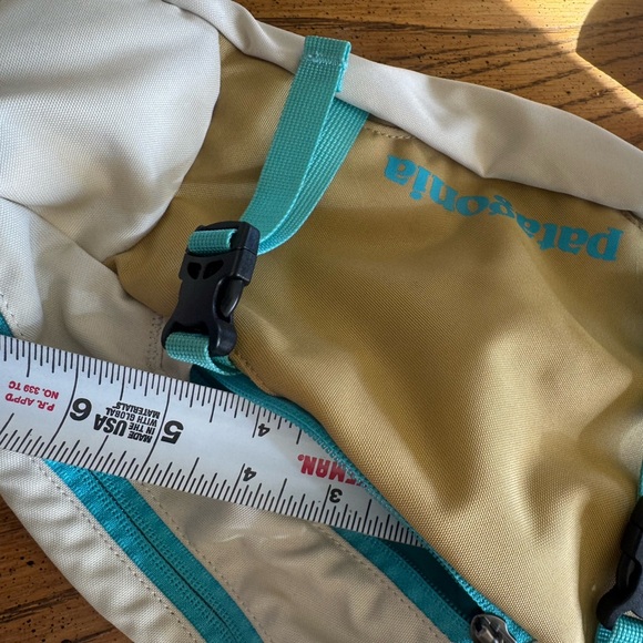 Patagonia Tan and Teal Shoulder Bag - Picture 7 of 9